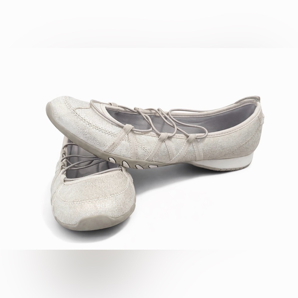 Aldo Soft white and Silver Ballet Flats - Size 8.5 - Picture 1 of 3